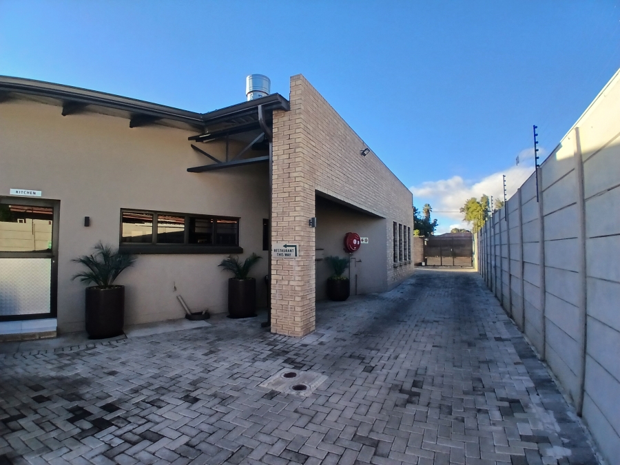 Commercial Property for Sale in Oos Einde North West